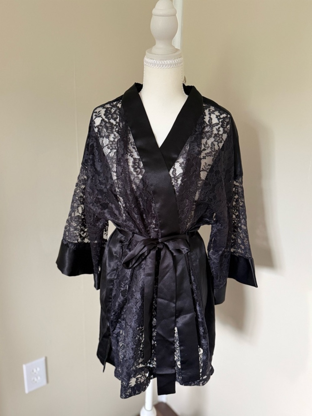 Vintage Gold Label Victoria's Secret Black Lace Satin-Trim Robe 80s era OS